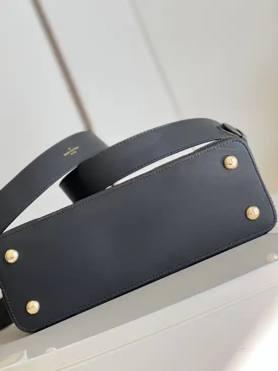 Affordable VUITTON MM LOUIS CAPUCINES 0520